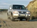 Mitsubishi Pajero (V63W, V67W) 3 поколение, рестайлинг, джип suv 3 дв. (2003 - 2006)