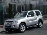 Mitsubishi Pajero (V83W, V88W) 4 поколение, рестайлинг, джип suv 3 дв. (2011 - 2014)