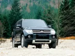 Mitsubishi Pajero (V93W, V97W, V98W) 4 поколение, джип suv 5 дв. (2006 - 2011)