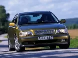 Volvo S40 (VS10, VS11, VS12, VS14, VS16, VS17, VS18,  VS24, VS19, VS71, VS73) 1 поколение, седан (1995 - 2000)